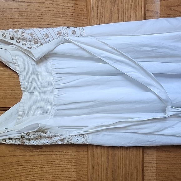 White dress - Picture 4 of 6